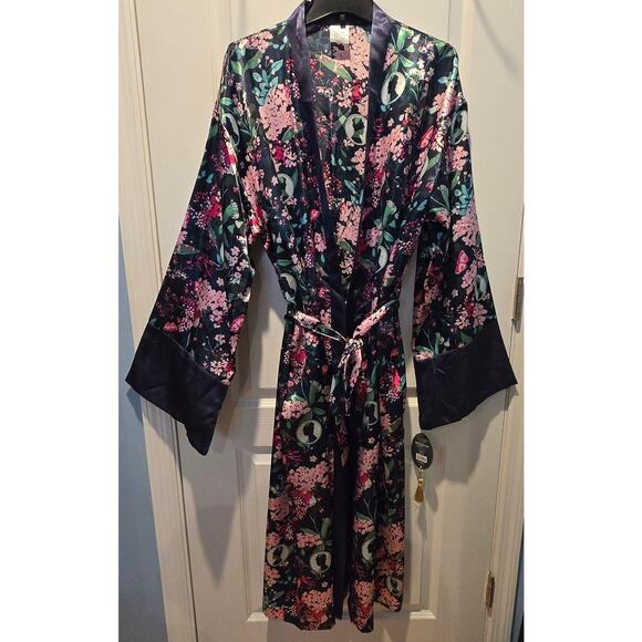 NWT Izzy & Liv Netflix Bridgerton robe sz XL/XXL - Picture 1 of 5